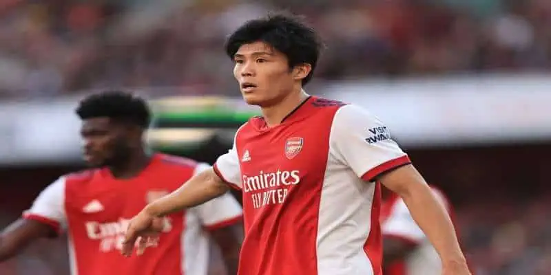 Takehiro Tomiyasu: ngôi sao mới nổi đang thi đấu cho giải Ngoại hạng Anh